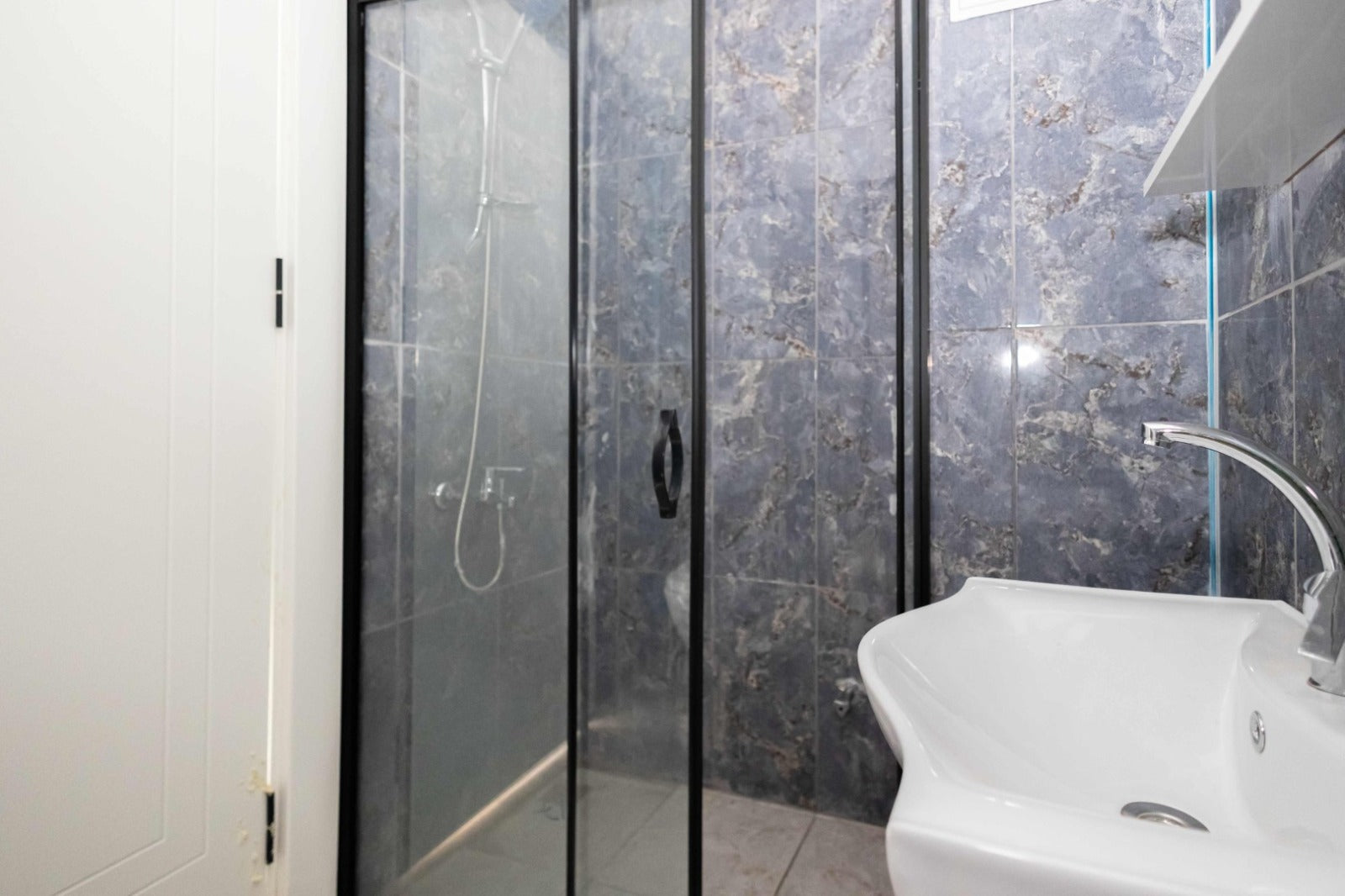 SCHNÄPPCHEN LUXUS NEUBAUWOHNUNG 1+1 ANTALYA ALANYA AVSALLAR