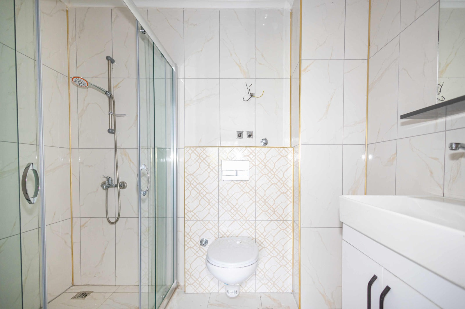 LUXUS NEUBAUWOHNUNG 1+1 ANTALYA ALANYA AVSALLAR